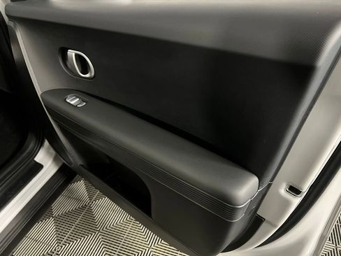 Used 2024 Hyundai Ioniq 5 SE image 32