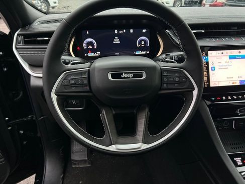 New 2026 Jeep Grand Cherokee Altitude image 16