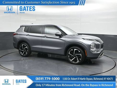 Used 2024 Mitsubishi Outlander SE AWD/4WD image 1