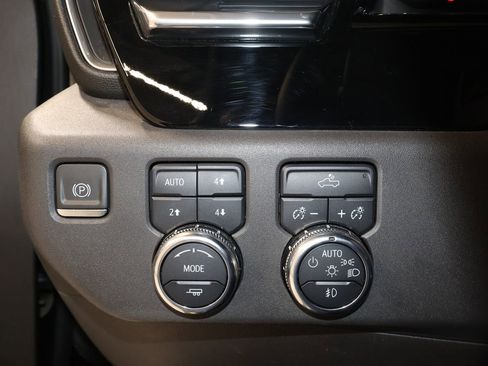 Certified 2024 GMC Sierra 1500 Elevation w/ X31 Off-Road Package image 11