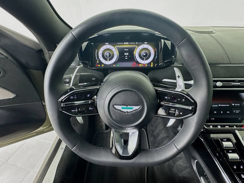 Used 2025 Aston Martin V8 Vantage Coupe RWD image 11