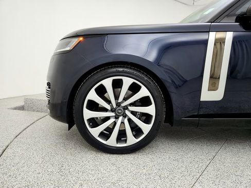 Certified 2025 Land Rover Range Rover SV AWD/4WD image 31