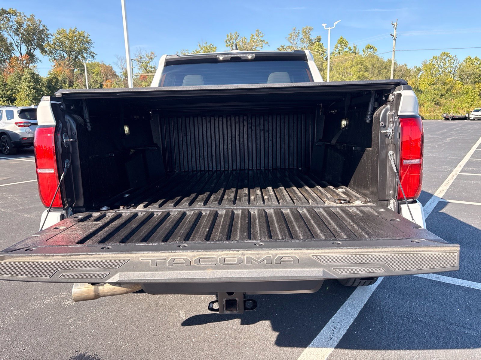 Used 2025 Toyota Tacoma SR5 AWD/4WD image 30