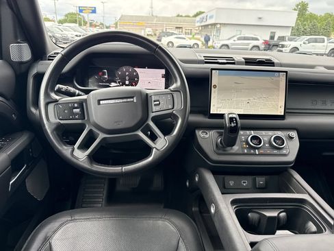 Used 2024 Land Rover Defender 130 X-Dynamic SE AWD/4WD image 10