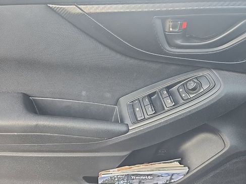 Used 2017 Subaru Impreza 2.0i Premium image 15