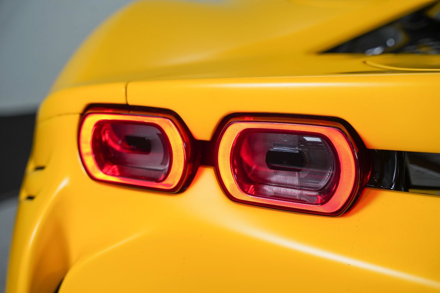 Used 2023 Ferrari SF90 Stradale AWD/4WD image 22