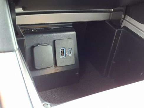 Certified 2023 Ford Explorer XLT w/ Equipment Group 202A AWD/4WD image 27
