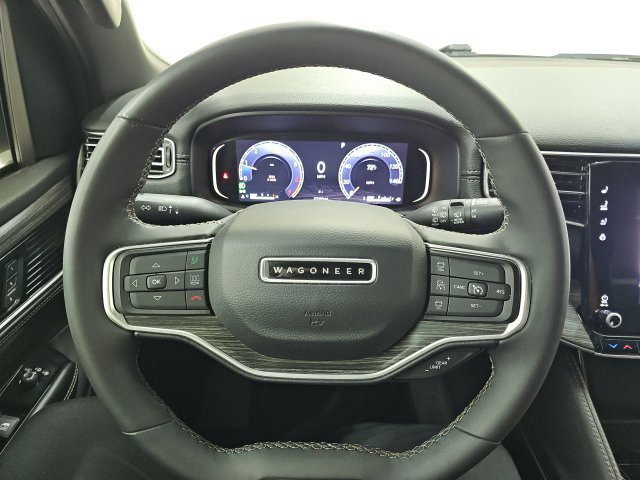 Used 2024 Jeep Wagoneer L Series II w/ Flexible Seating Group AWD/4WD image 8
