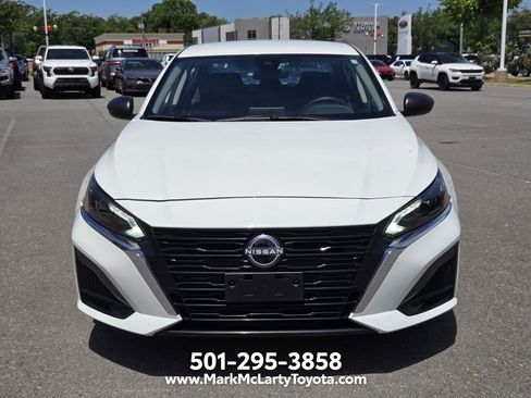 Used 2025 Nissan Altima 2.5 SV FWD image 8