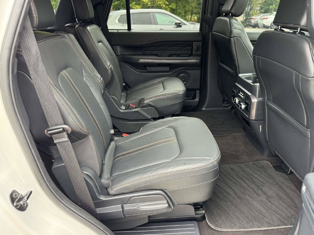Used 2023 Ford Expedition Platinum AWD/4WD image 16