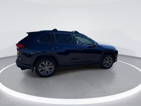 Used 2022 Toyota RAV4 XLE Premium image 17