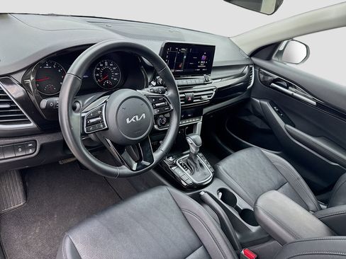 Used 2023 Kia Seltos EX image 7