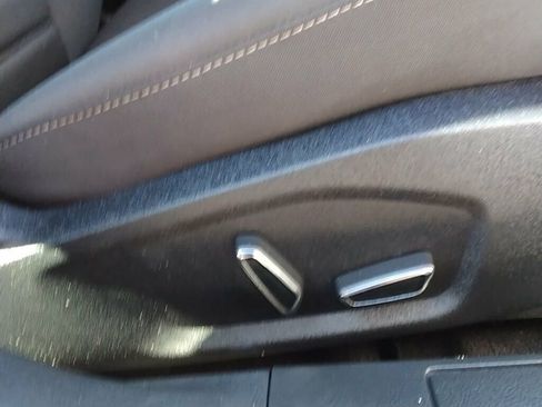 Used 2019 Ford Fusion SE FWD image 11