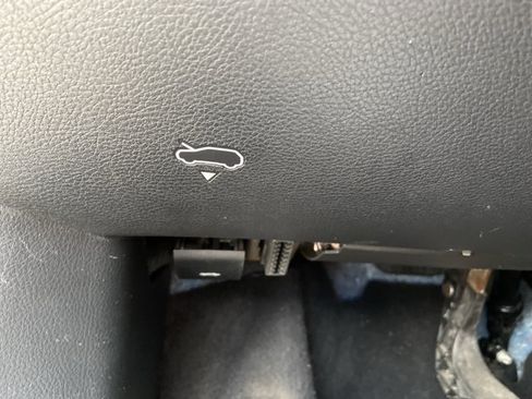Used 2019 Jeep Compass Latitude FWD image 46