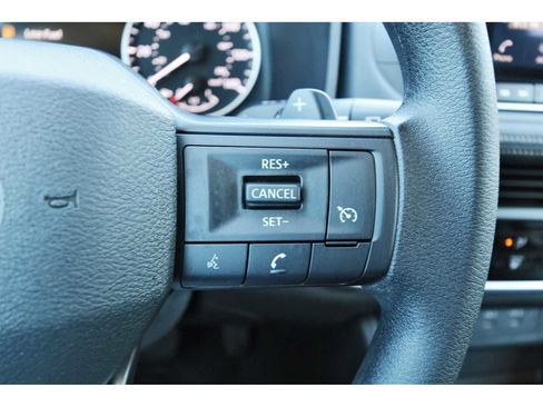 Used 2025 Nissan Rogue S image 16