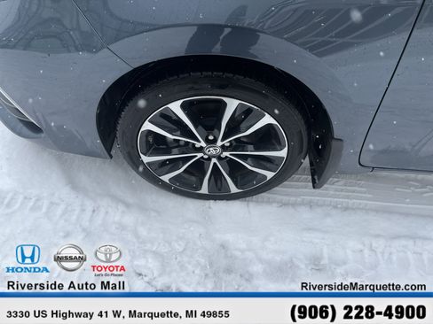 Used 2019 Toyota Corolla Sedan image 11