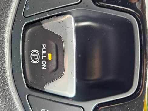 Used 2019 Jeep Compass Latitude image 27