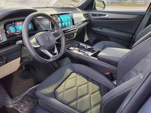 New 2026 Volkswagen Atlas Cross Sport SE image 7