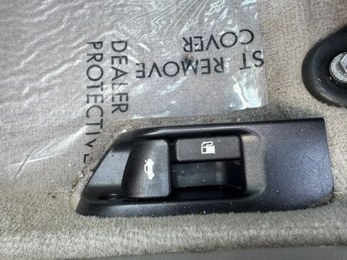 Used 2010 Toyota Camry LE FWD image 13