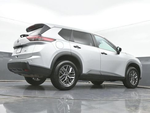 Used 2024 Nissan Rogue S AWD/4WD image 43