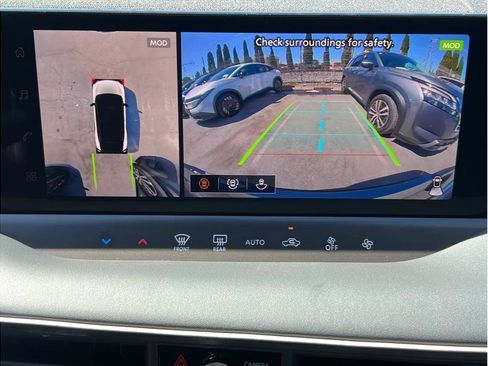 New 2026 Nissan Leaf FWD image 15