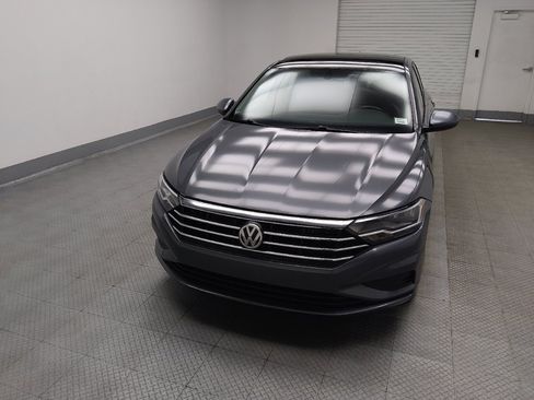 Used 2019 Volkswagen Jetta SE w/ Cold Weather Package FWD image 15