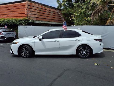 Certified 2023 Toyota Camry SE FWD image 3