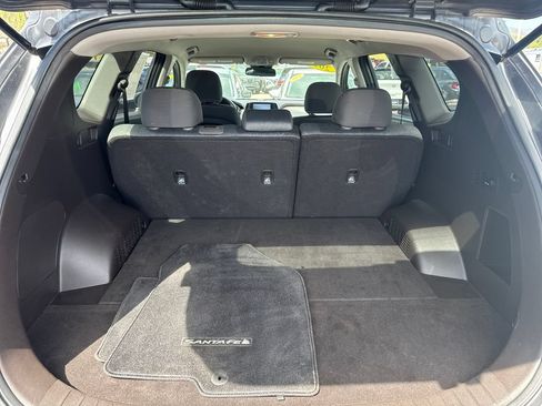 Used 2019 Hyundai Santa Fe SE FWD image 14
