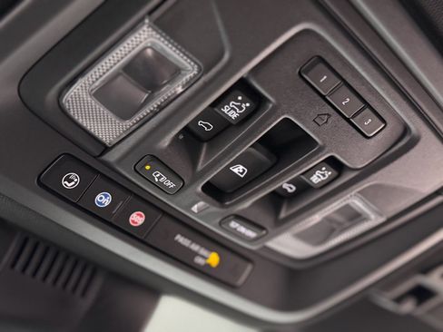 Used 2024 Chevrolet Silverado 1500 High Country w/ High Country Premium Package image 33