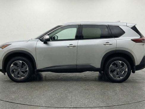 Used 2025 Nissan Rogue SV FWD image 5