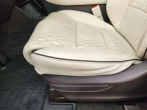 Used 2023 Lincoln Aviator Black Label Grand Touring w/ Class IV Trailer Tow Package AWD/4WD image 10