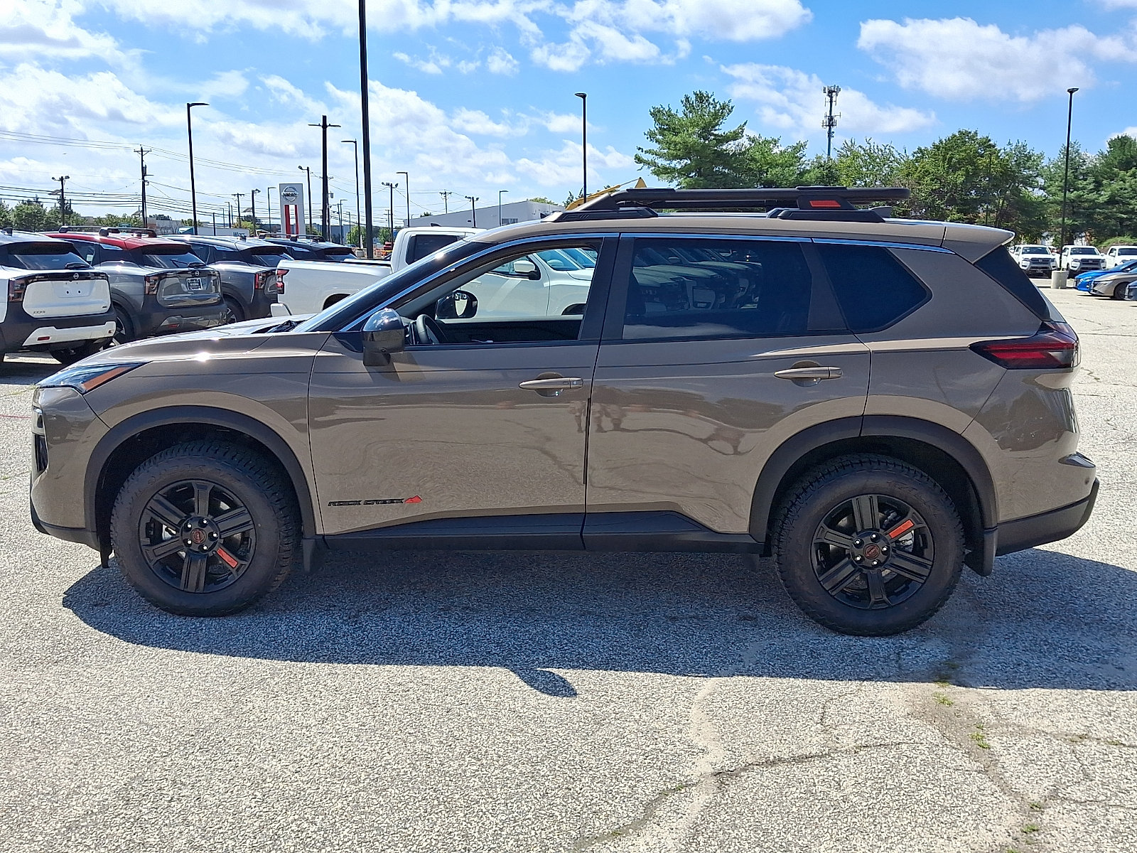 Certified 2025 Nissan Rogue SV AWD/4WD image 4