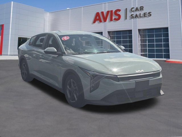 Used 2025 Kia K4 FWD image 3