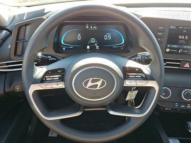 New 2026 Hyundai Elantra SE FWD image 9
