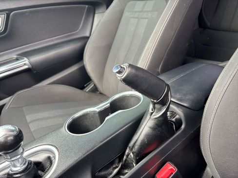 Used 2019 Ford Mustang GT w/ Black Accent Package RWD image 31