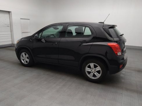 Used 2020 Chevrolet Trax LS w/ LPO, Cargo Package FWD image 3