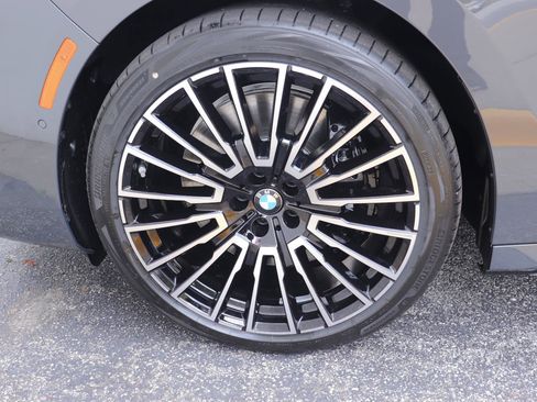 New 2026 BMW 740i xDrive w/ Premium Package image 38