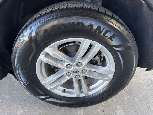 Certified 2023 Ford Explorer XLT w/ Equipment Group 202A image 19