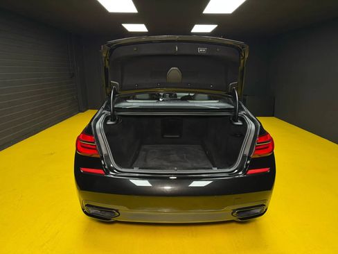 Used 2016 BMW 740i image 12