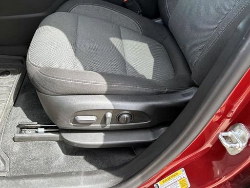 Certified 2023 Chevrolet Traverse LT FWD image 20