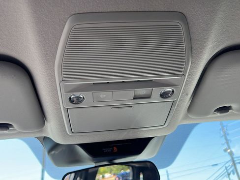 New 2025 Nissan Kicks SR image 23