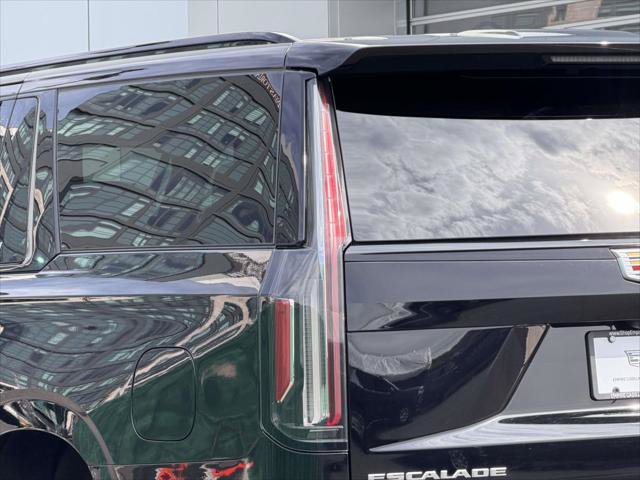 Used 2021 Cadillac Escalade ESV Sport AWD/4WD image 13