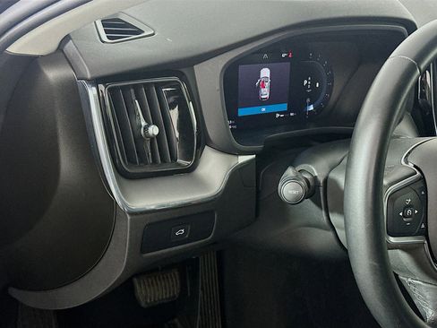 Used 2024 Volvo XC60 B5 Core w/ Climate Package image 17