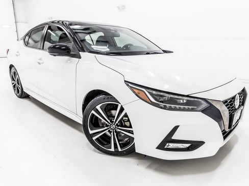 Used 2021 Nissan Sentra SR w/ SR Premium Package FWD image 9