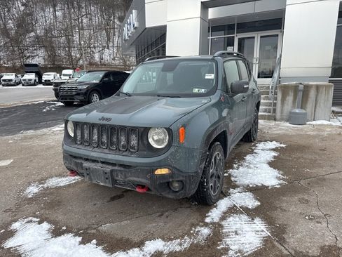 Used 2015 Jeep Renegade Trailhawk w/ Cold Weather Group image 3