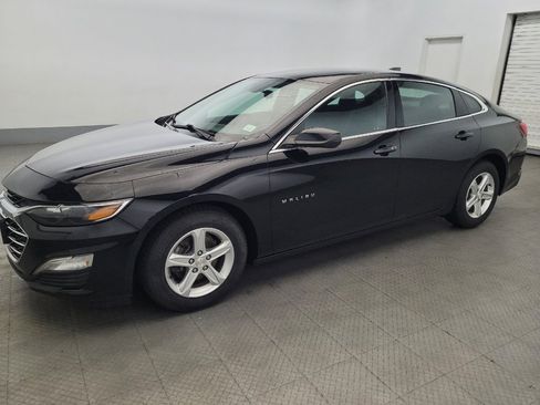 Used 2023 Chevrolet Malibu LS w/ Driver Confidence Package FWD image 2