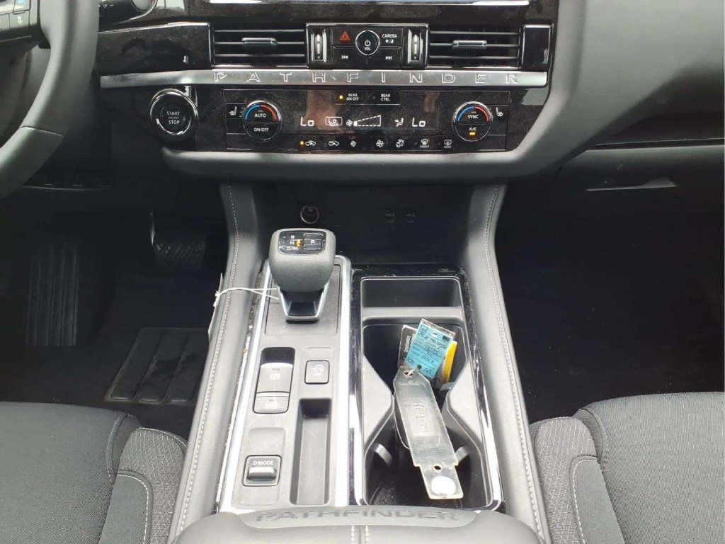 Certified 2026 Nissan Pathfinder SV FWD image 12