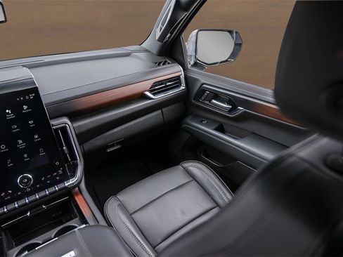 Used 2025 GMC Yukon Denali image 29