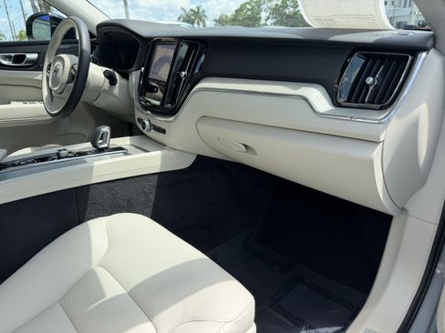 Certified 2024 Volvo XC60 B5 Plus w/ Protection Package Premier AWD/4WD image 12