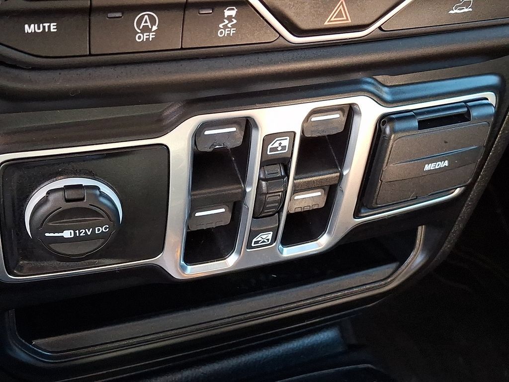 Used 2020 Jeep Gladiator Overland AWD/4WD image 26